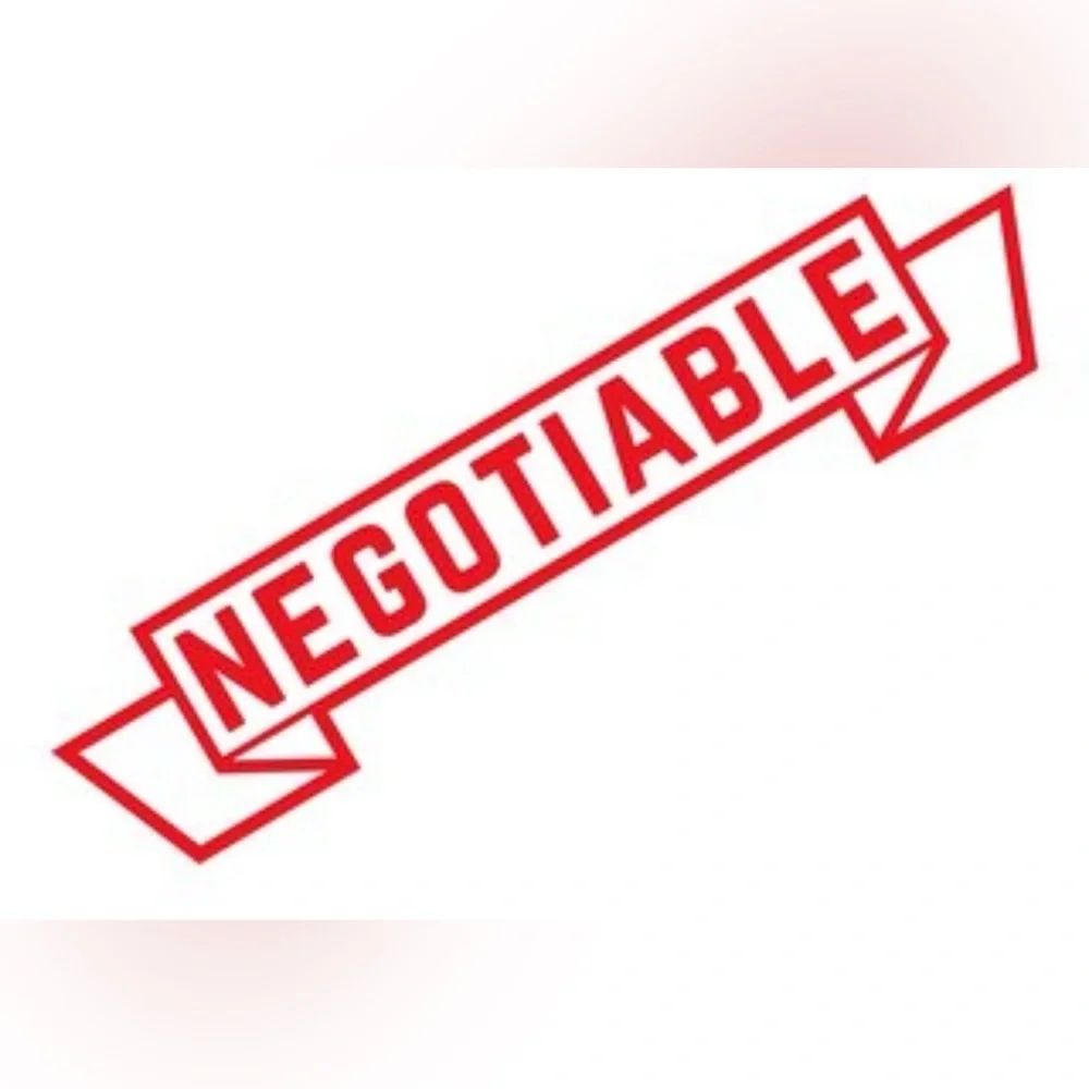 Commense Contrast Trim V-Neck Shorts Set - Picture 10 of 10